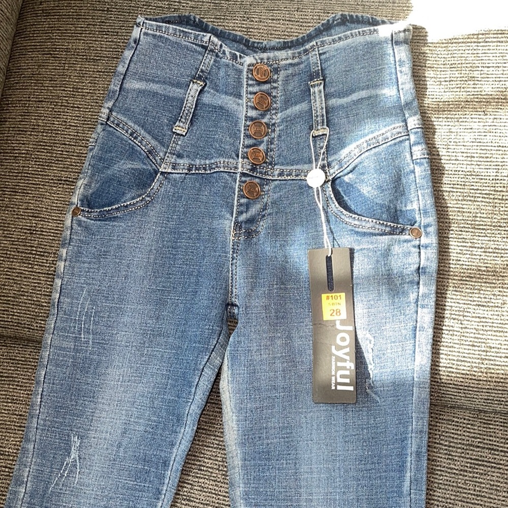 Never worn Super high rise and super stretchy and skinny jeans, size 28 and 27